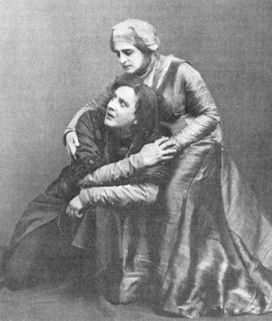 Kachalov_and_Knipper_in_Hamlet_1911